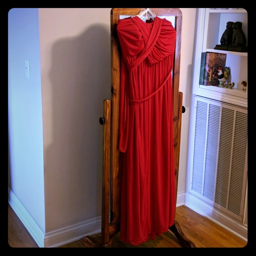 Davids Bridal formal dress. Never worn. Smoke free